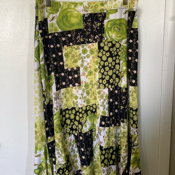 Vintage Spring Floral Skirt - Picture 3 of 4